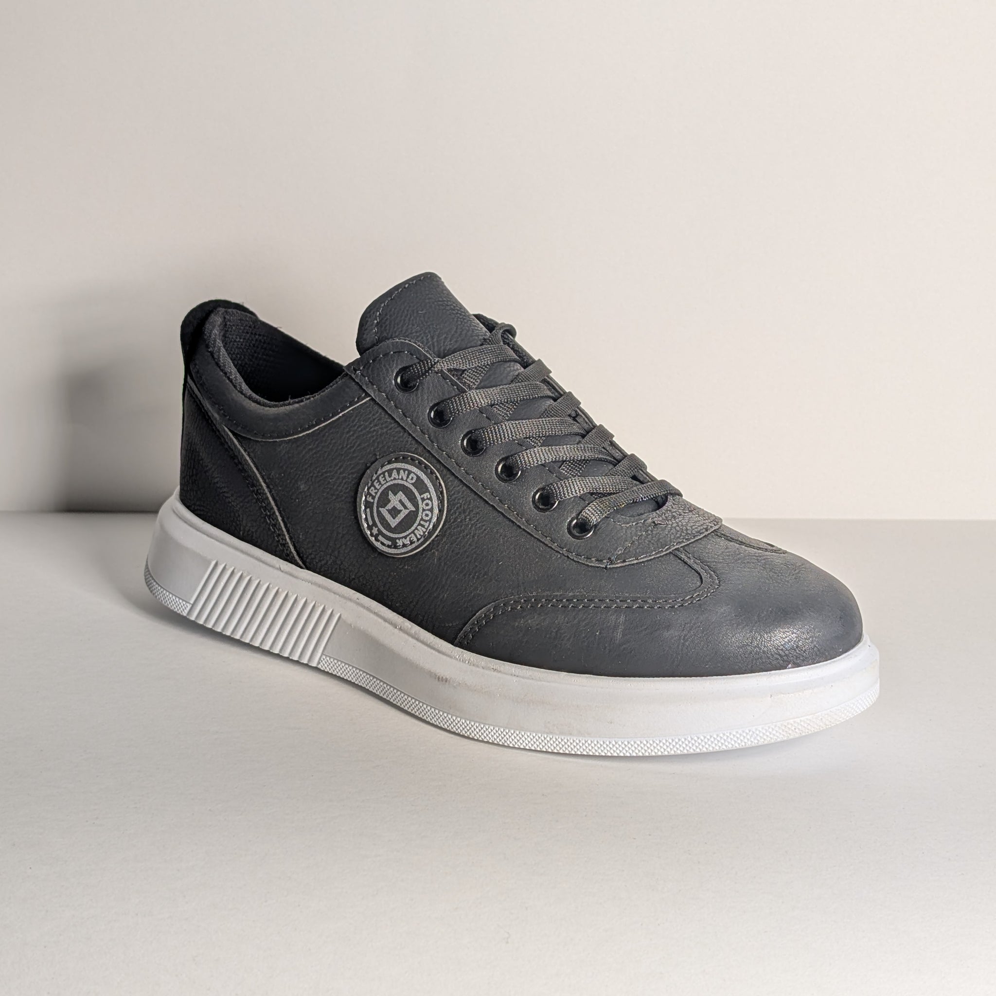 Dresser Sleek Black Casual Sneakers / მამაკაცის ფეხსაცმელი