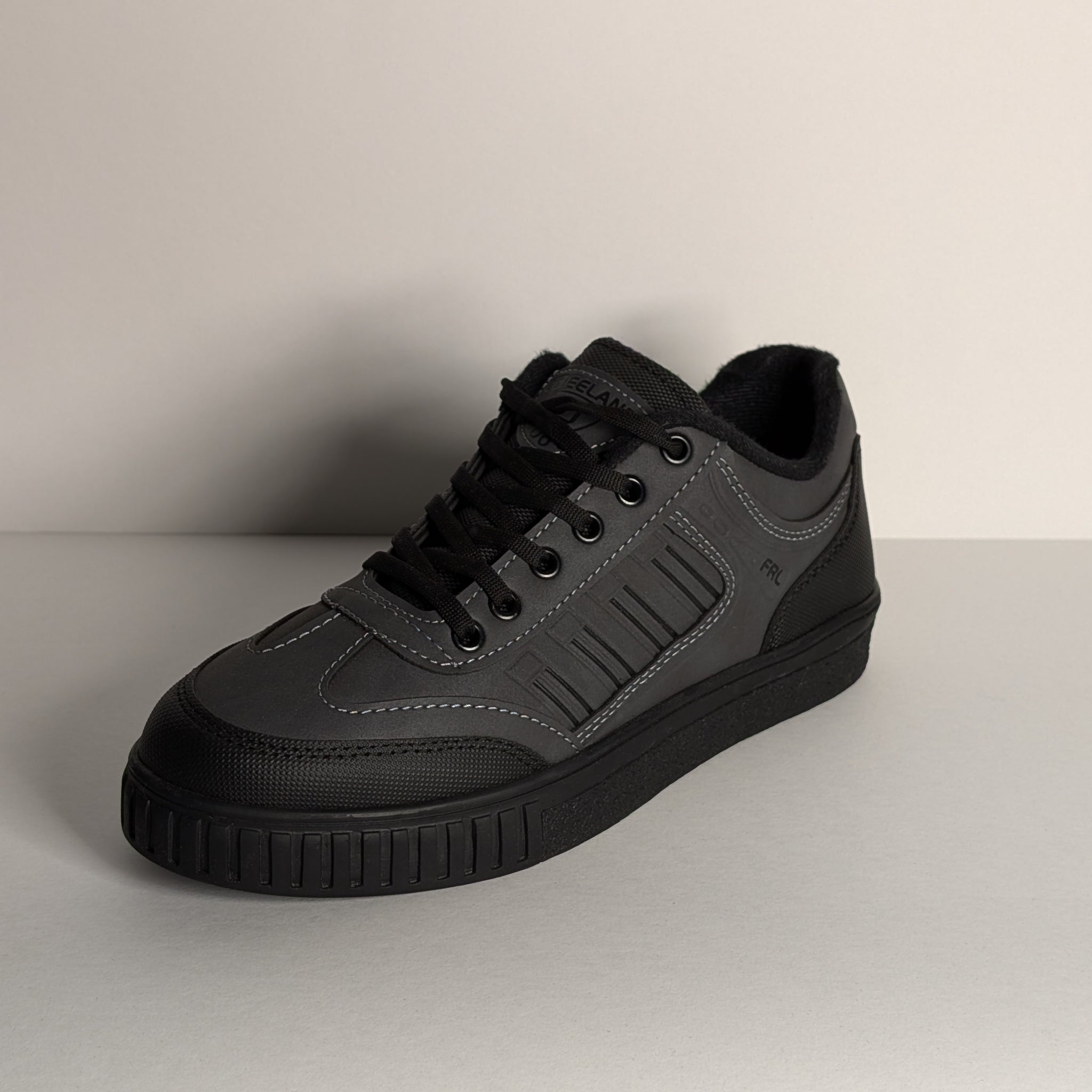 Dresser Trendy Black Athletic Sneakers / მამაკაცის ფეხსაცმელი